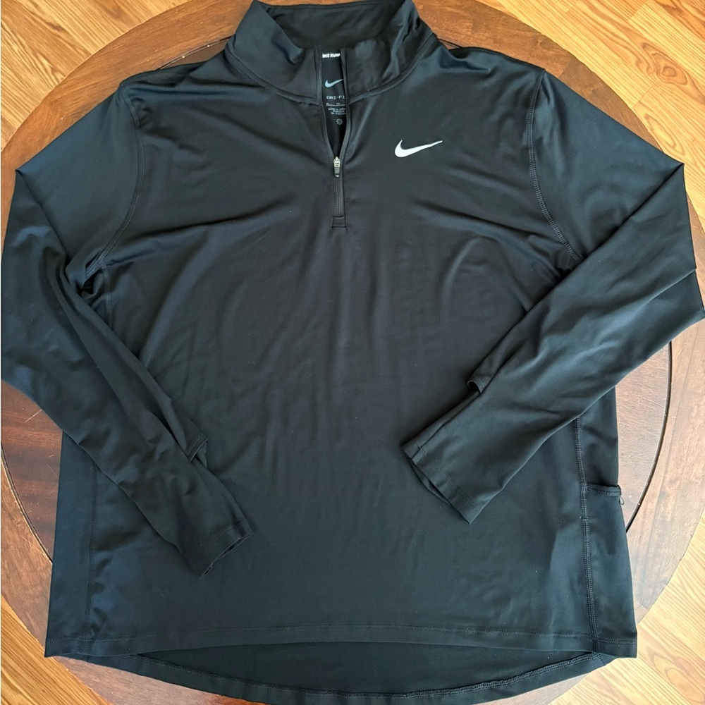 Nike Women Element Black Lightweight Quarter-Zip Pulliver